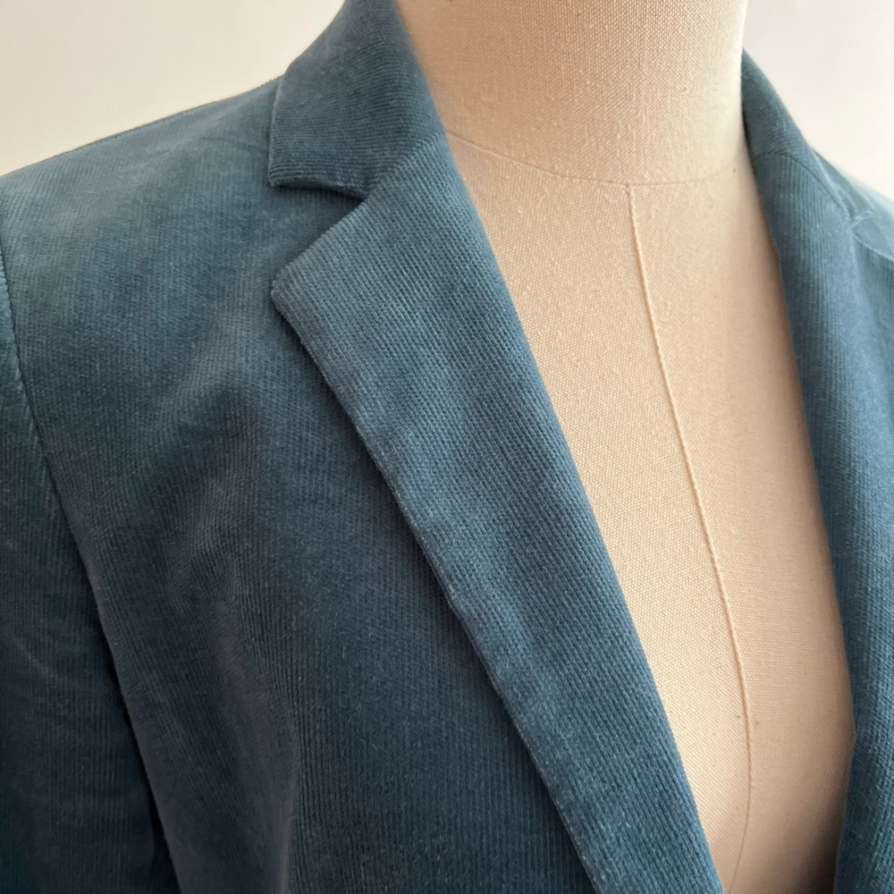 Massimo Dutti
Teal Corduroy Blazer